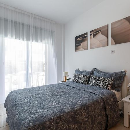 Beautiful One Bed Apartment In Paphos Eksteriør bilde