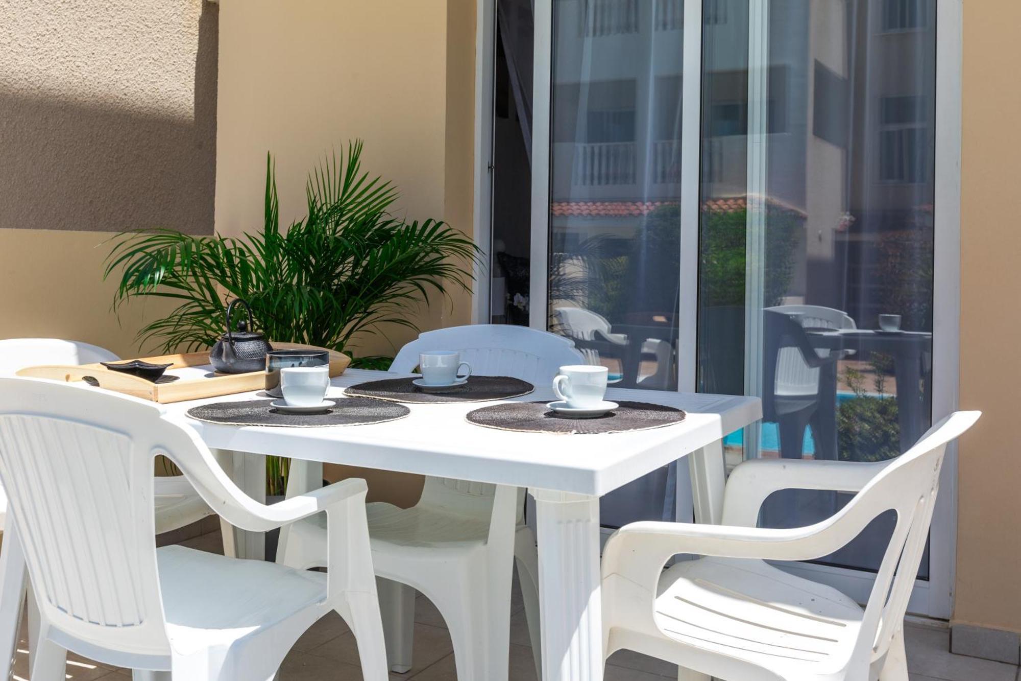 Beautiful One Bed Apartment In Paphos Eksteriør bilde