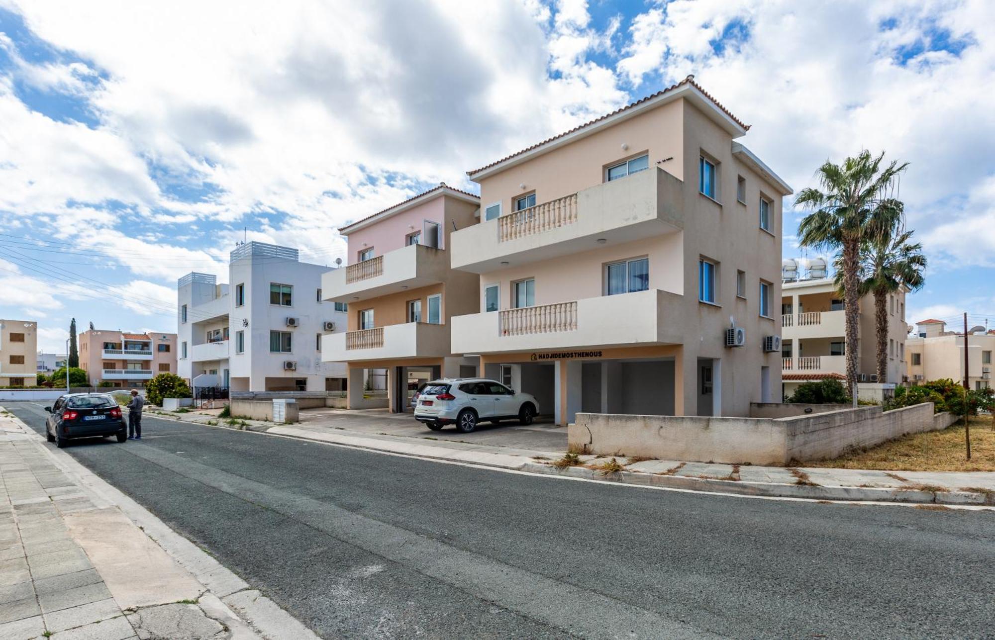 Beautiful One Bed Apartment In Paphos Eksteriør bilde